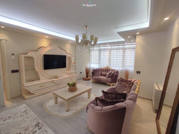 Tirane, shitet apartament 3+1+Ballkon Kati 2, 152 m² 250.000 € (Porcelan, Rruga Xhanfize Keko, prane UET)