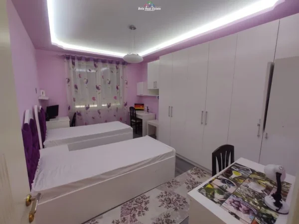 Tirane, shitet apartament 3+1+Ballkon Kati 2, 152 m² 250.000 € (Porcelan, Rruga Xhanfize Keko, prane UET)