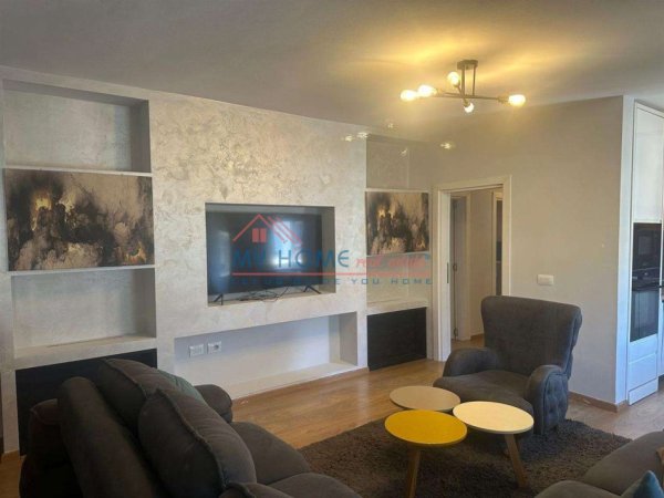 Tirane, jepet me qera apartament 3+1+Ballkon Kati 4, 100 m² 800 € (Rruga e Durrsit)