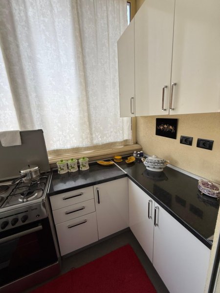 Tirane, jepet me qera apartament 2+1+Ballkon , 100 m² 600 € 