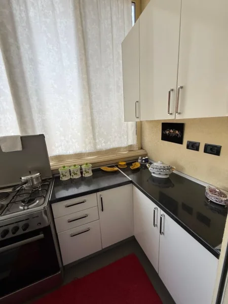Tirane, jepet me qera apartament 2+1+Ballkon , 100 m² 600 € 