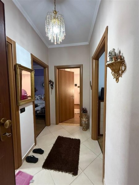 Tirane, jepet me qera apartament 2+1 Kati 3, 100 m² 600 € (MBIKALIMI KOMUNES)