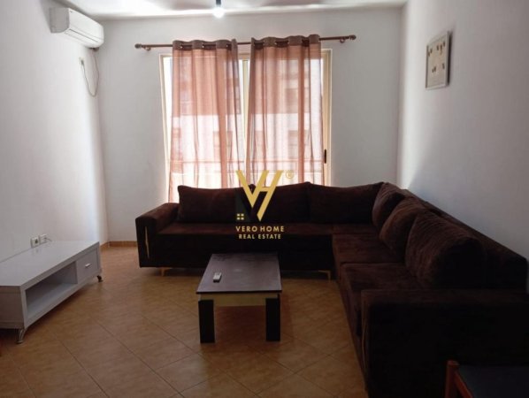 Tirane, jepet me qera apartament 1+1+Ballkon Kati 3, 65 m² 400 € (ASTIR)