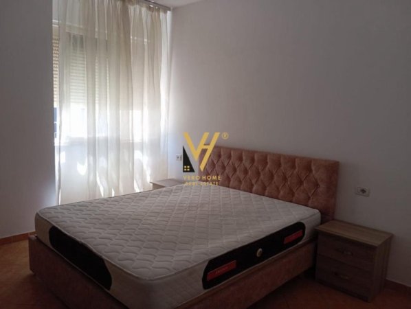 Tirane, jepet me qera apartament 1+1+Ballkon Kati 3, 65 m² 400 € (ASTIR)