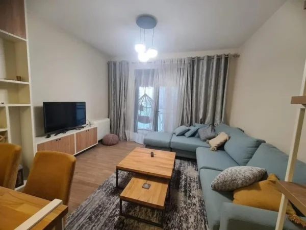 Tirane, shitet apartament 2+1+Aneks+Ballkon Kati 3, 85 m² 210.000 € (Kompleksi Kontakt)