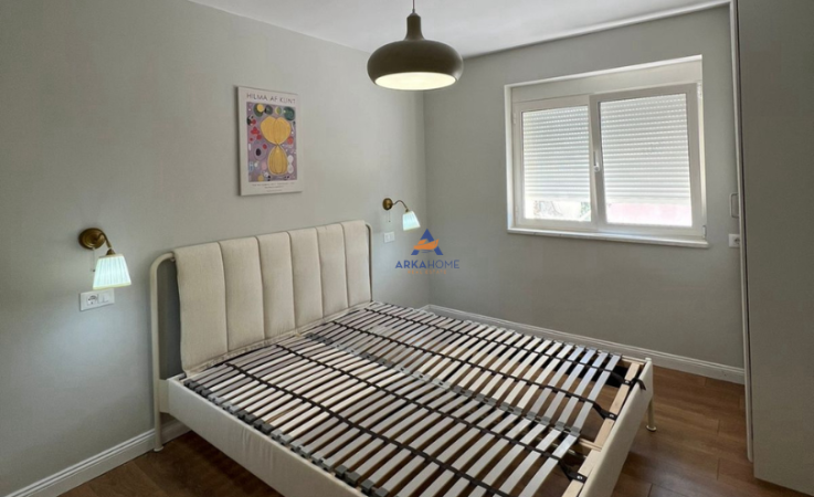 Tirane, jepet me qera apartament 1+1 Kati 3, 52 m² 400 € (RRUGA BARDHYL)