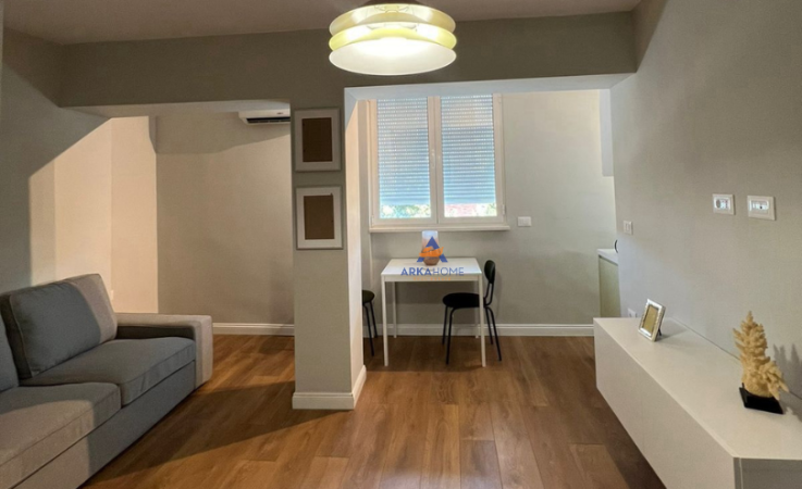 Tirane, jepet me qera apartament 1+1 Kati 3, 52 m² 400 € (RRUGA BARDHYL)