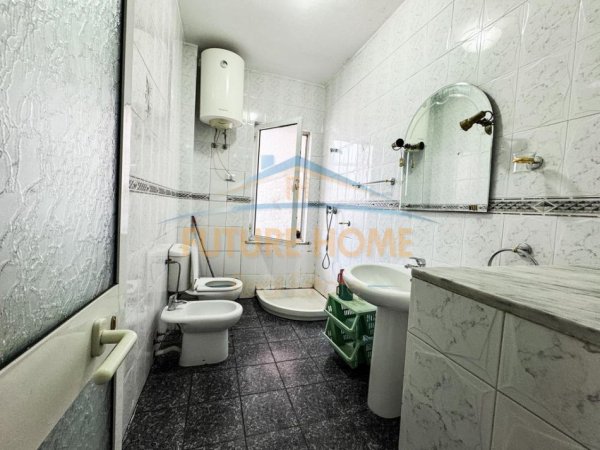Tirane, jepet me qera apartament 2+1 Kati 4, 100 m² 600 € (Stadiumi Dinamo , Tiranë.)