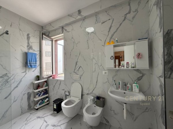 Tirane, shes apartament 2+1 Kati 7, 132 m² 180.000 € (Grand Gallery)