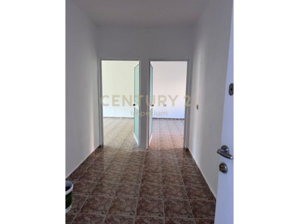 Tirane, shes apartament 1+1 , 64 m² 61.000 € (Kombinat)