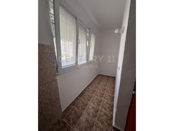 Tirane, shes apartament 1+1 , 64 m² 61.000 € (Kombinat)