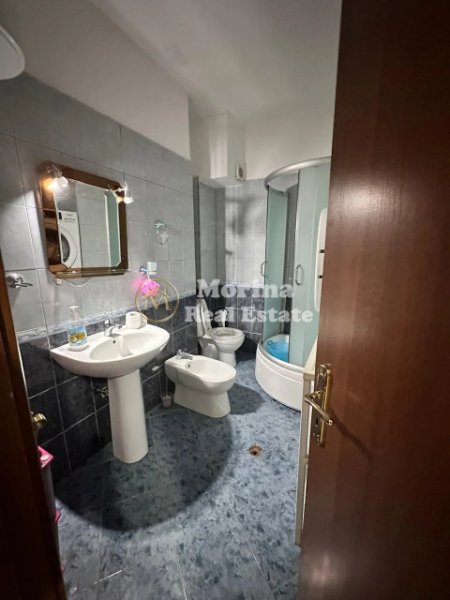 Tirane, jepet me qera apartament 2+1 Kati 2, 90 m² 300 € (Fresku)