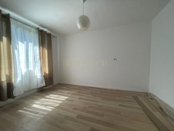 Tirane, shes apartament 1+1 Kati 2, 56 m² 74.900 € (Kombinat)