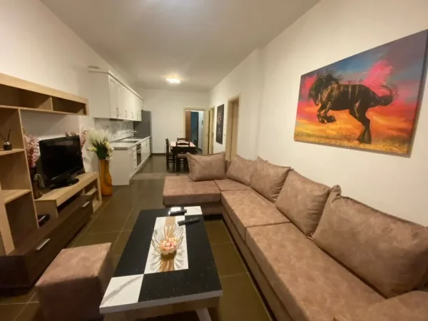 Tirane, jepet me qera apartament 2+1+Aneks+Ballkon Kati 2, 100 m² 650 € (liqeni i thate)