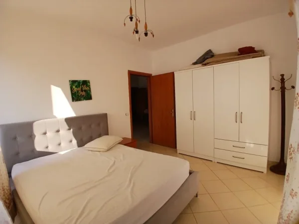 Tirane, jepet me qera apartament 2+1+Ballkon Kati 8, 90 m² 450 € 