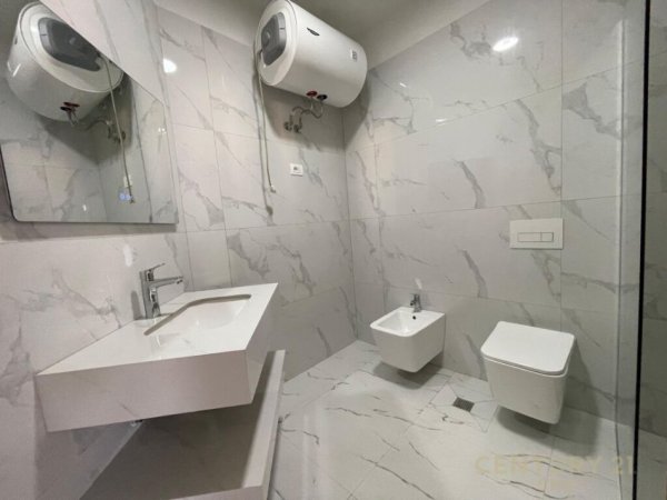 Tirane, shes apartament 2+1 , 110 m² 128.000 € (Yzberisht)