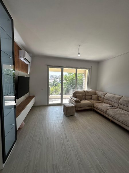 Tirane, jepet me qera apartament 2+1+Ballkon , 106 m² (Ish fusha aviacionit)