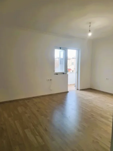 Tirane, shitet apartament 2+1 , 155.000 € (stadiumi dinamo)