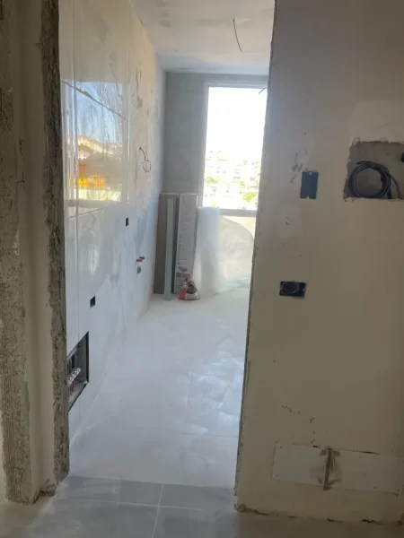 Tirane, shitet apartament 1+1+Ballkon , 71 m² 132.275 € 