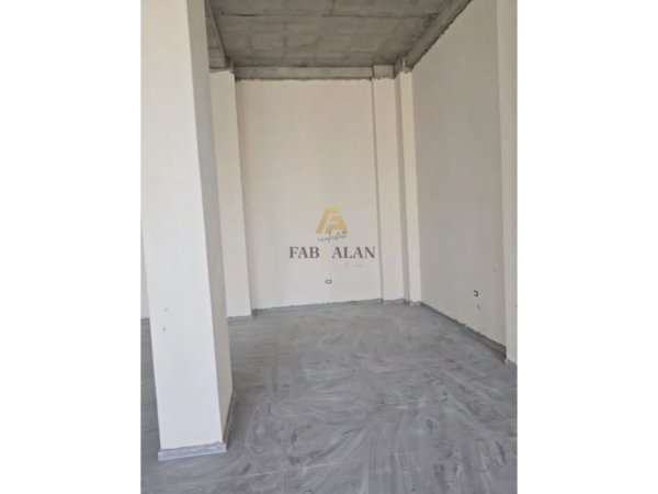 Tirane, jepet me qera ambjent biznesi Kati 2, 550 m² 3.000 € (Ura e Paskuqanit)