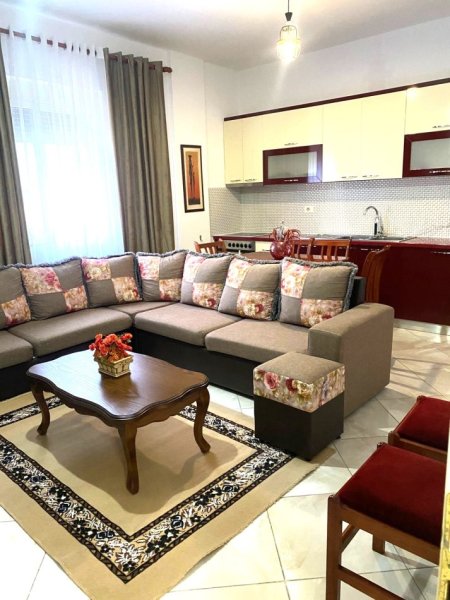 JEPET ME QERA SUPER HYRJE 1+1 NE VILE NE LAPRAKE  Kati 3, 65 m² 400 €