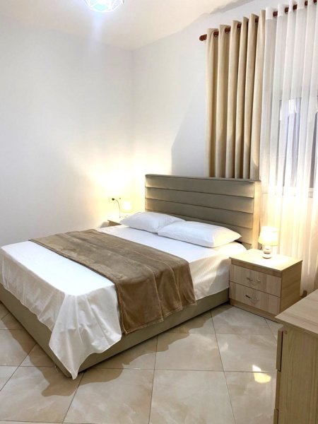 JEPET ME QERA SUPER HYRJE 1+1 NE VILE NE LAPRAKE  Kati 3, 65 m² 400 €