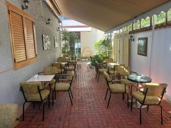 Tirane, jepet me qera ambjent biznesi Kati 0, 160 m² 1.500 € (Don Bosko)