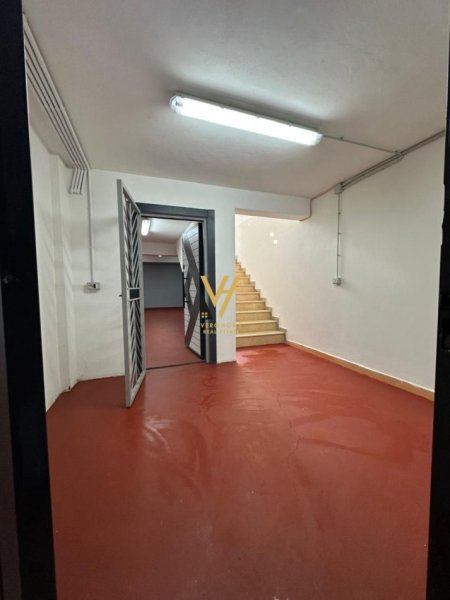 Tirane, shitet ambjent biznesi Kati 0, 386 m² 350.000 € (SHKOLLA E KUQE)