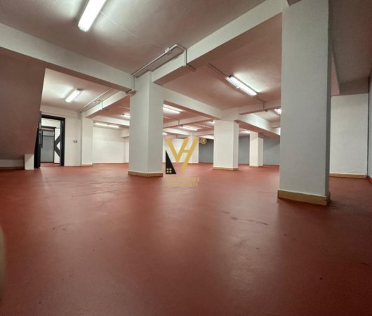 Tirane, shitet ambjent biznesi Kati 0, 386 m² 350.000 € (SHKOLLA E KUQE)