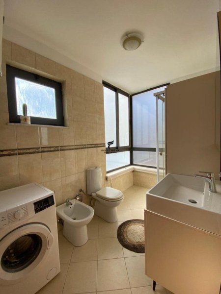 Tirane, jepet me qera apartament 1+1 Kati 7, 80 m² 800 € (AIR ALBANIA)