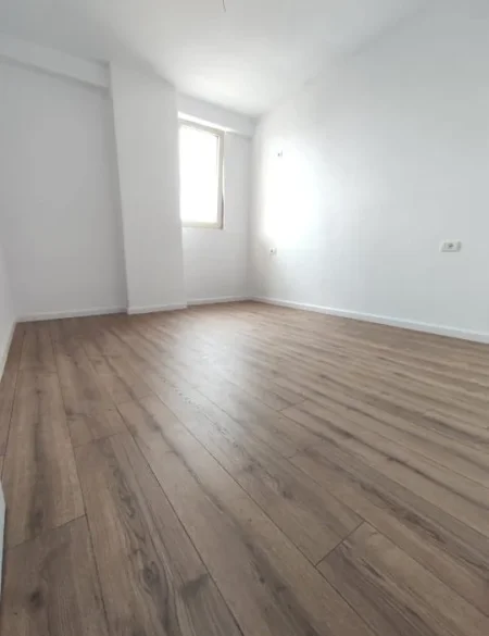 Tirane, shitet apartament 1+1 Kati 4, 63 m² 83.000 € (Rruga Aleksandër Konda)