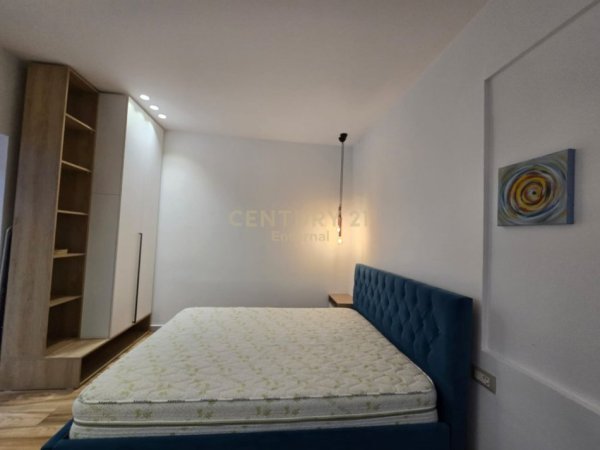 Tirane, jepet me qera apartament 1+1 Kati 5, 55 m² 400 € (xhamia e Tabakeve)