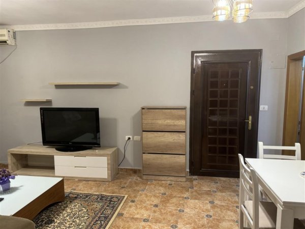 Tirane, jepet me qera apartament 2+1+Ballkon Kati 4, 80 m² 500 € (Vasil Shanto , Irfan Tomini)