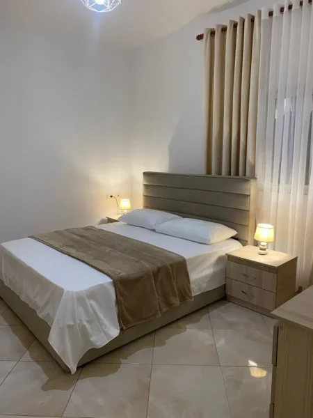 Tirane, jepet me qera apartament 1+1 Kati 3, 65 m²