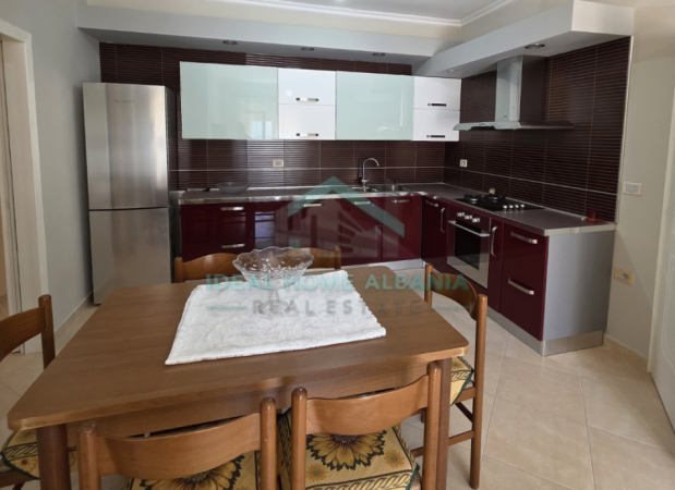 Vlore - Lungomare, shitet apartament 2+1+Ballkon , 103 m² 175.000 € (LUNGOMARE)