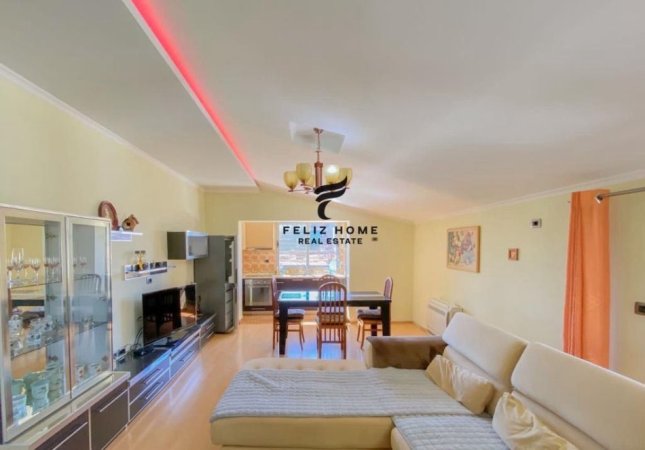 Tirane, jepet me qera apartament 2+1 Kati 4, 110 m² 700 € (21 DHJETORI)