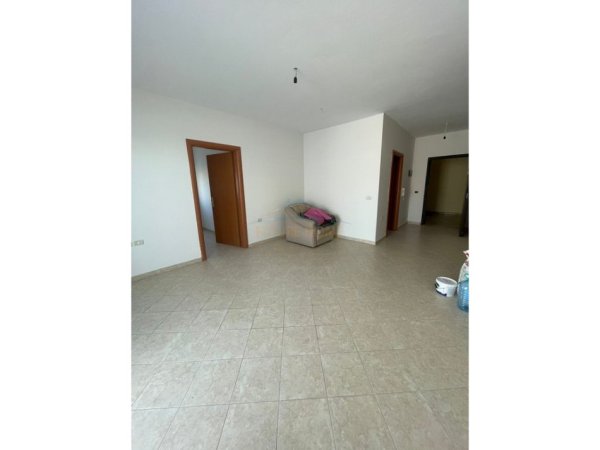 Tirane, shitet apartament 3+1+Ballkon Kati 5, 225 m² 235.000 € (Shkolla Partizani)