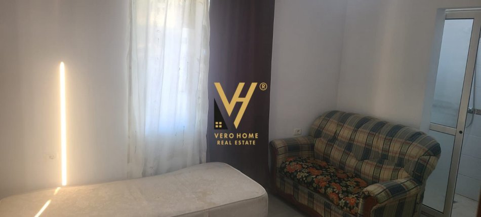 Tirane, jepet me qera garsonier Kati 1, 28 m² 220 € (TREGU ELEKTRIK)