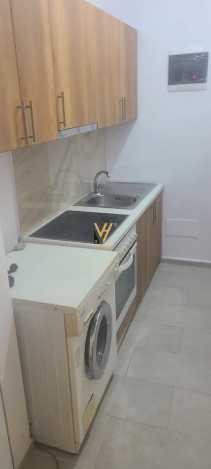 Tirane, jepet me qera garsonier Kati 1, 28 m² 220 € (TREGU ELEKTRIK)