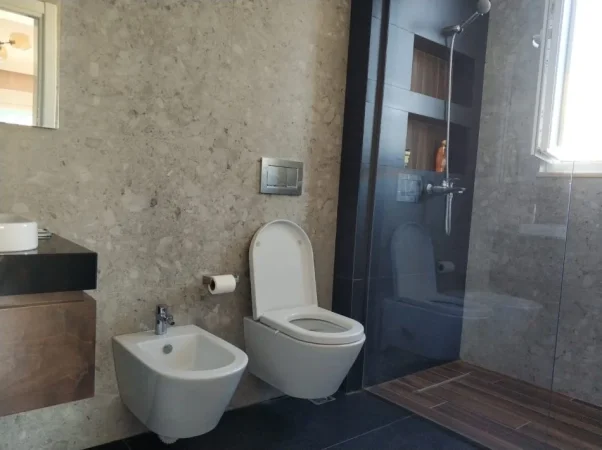 Tirane, jepet me qera apartament 2+1 Kati 5, 110 m² (Myslym Shyr, Rruga Islam Alla)