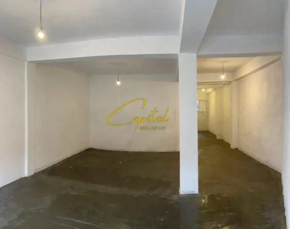 Tirane, jepet me qera magazine Kati 0, 85 m² 350 € (BULEVARDI I RI)