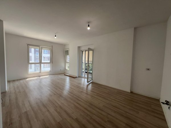 Tirane, shitet apartament 2+1+Ballkon Kati 2, 105 m² 170.000 € 