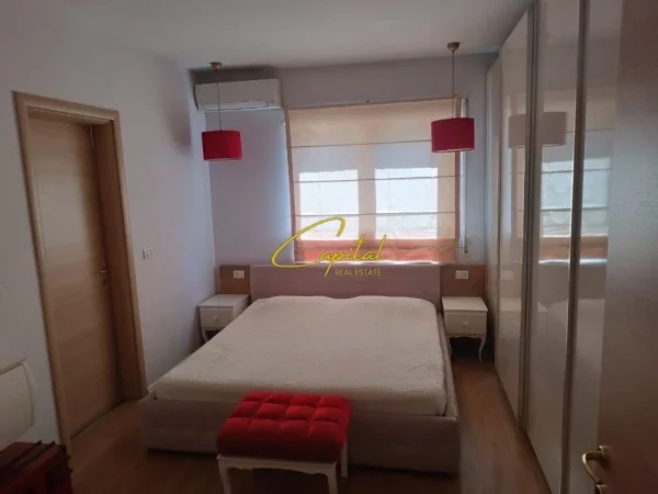 Tirane, jepet me qera apartament 2+1 Kati 2, 94 m² 750 € (ALI DEMI)