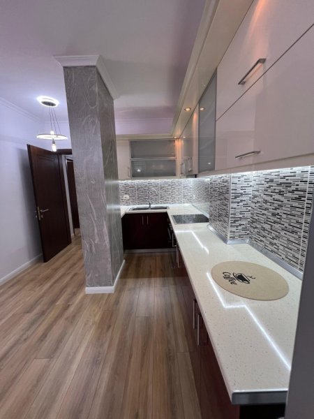 Tirane, shitet apartament 2+1+Ballkon Kati 4, 101 m² 147.000 € 