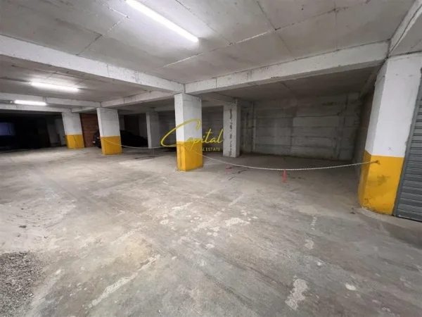 Tirane, shitet ambjent biznesi Kati -2, 100 m² 100.000 € (KOMPLEKSI GOLDEN PARK)