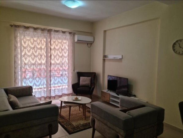 Tirane, jepet me qera apartament 1+1 Kati 5, 55 m² 480 € (Rruga e Kavajes)