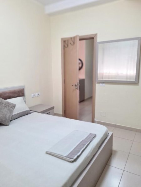 Tirane, jepet me qera apartament 1+1 Kati 5, 55 m² 480 € (Rruga e Kavajes)