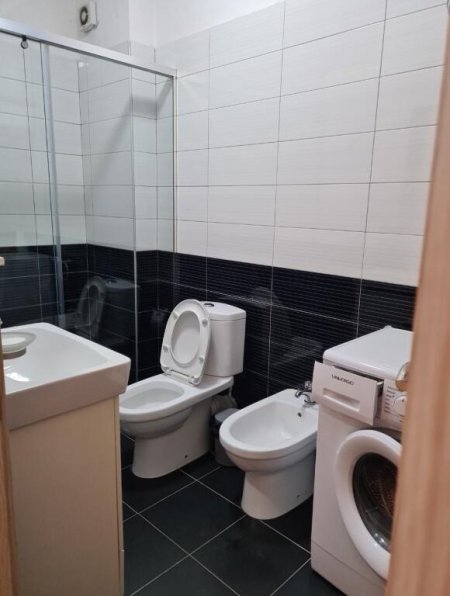 Tirane, jepet me qera apartament 1+1 Kati 5, 55 m² 480 € (Rruga e Kavajes)