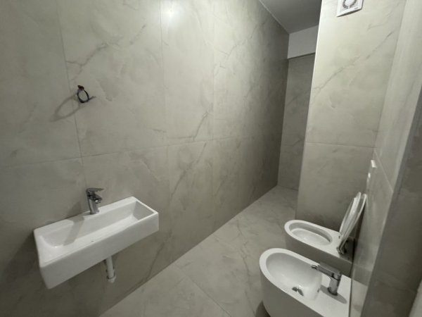 Tirane, shitet apartament 1+1+Ballkon Kati 1, 55 m² 67.000 € (Dalip topi)