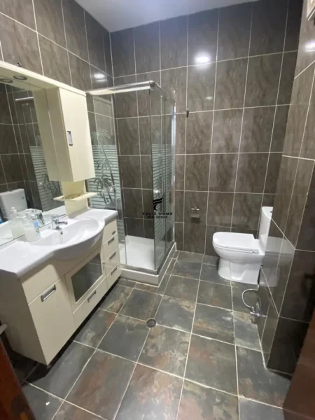 Tirane, jepet me qera zyre Kati 4, 120 m² 1.400 € (BLLOK)